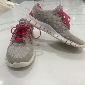 Nike Athletic‎ Shoe Size 9